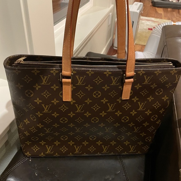 Louis Vuitton Handbags - Louis Vuitton monogram Luco bag